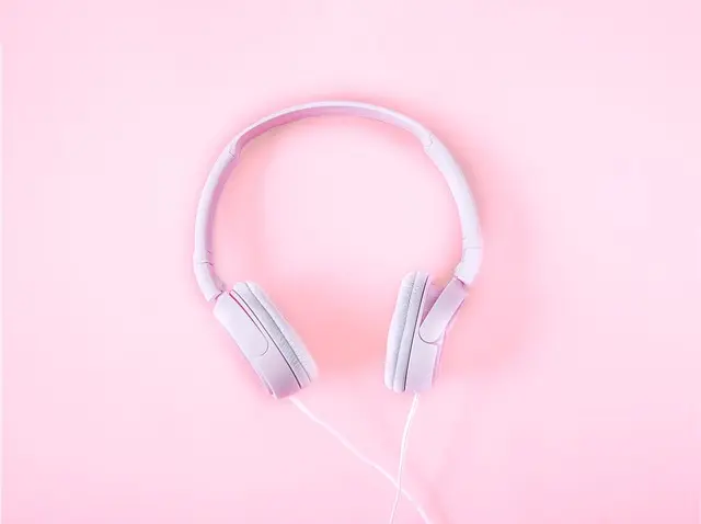 Najgorętsze akcesoria na wiosnę: Co musisz mieć w szafie?