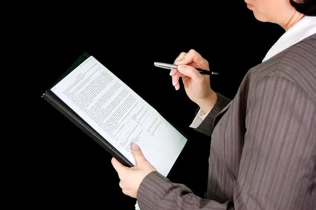 10 najmodniejszych akcesoriów na wiosnę: Co warto mieć?