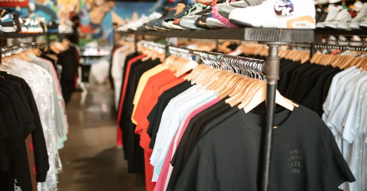 Jak wprowadzić trendy streetwear do swojej garderoby?